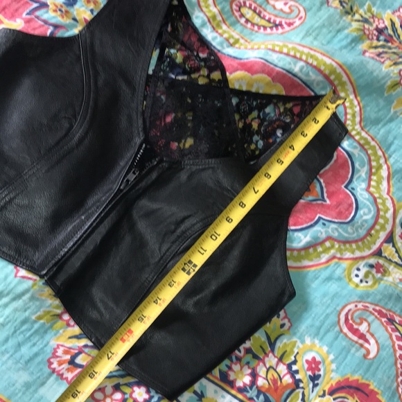 Crop leather vest with the lace back - Picture 5 of 5